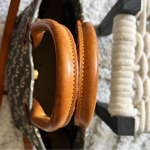 Dooney & Bourke Signature Crossbody Satchel Tulip Tote - Picture 11 of 16